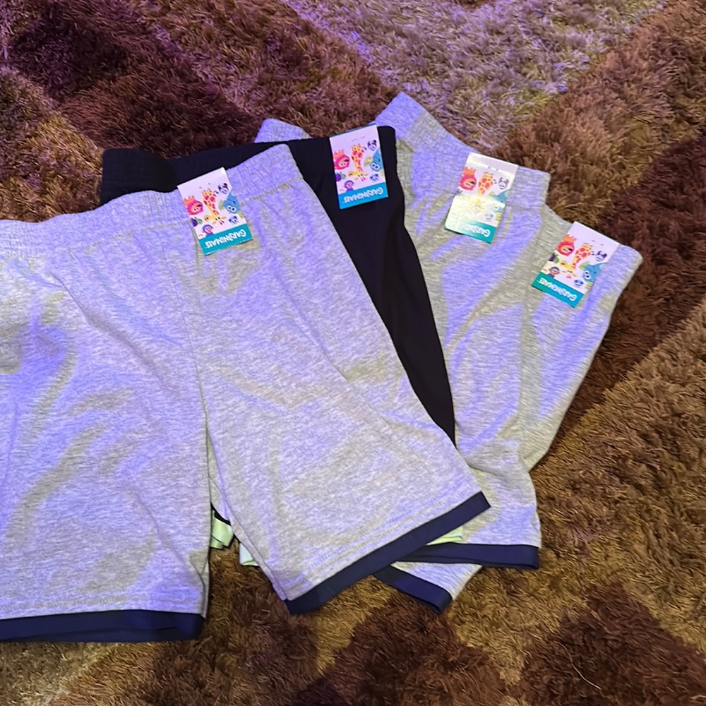 Bundle of 6,4shorts 5t little boys garanimals and 2 T-shirts all brand new